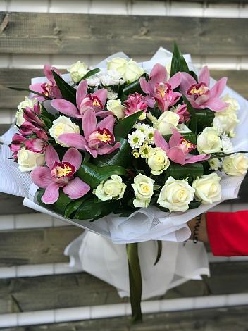 Букет цветов из: Розы и Хризантемы в Тарасовском
