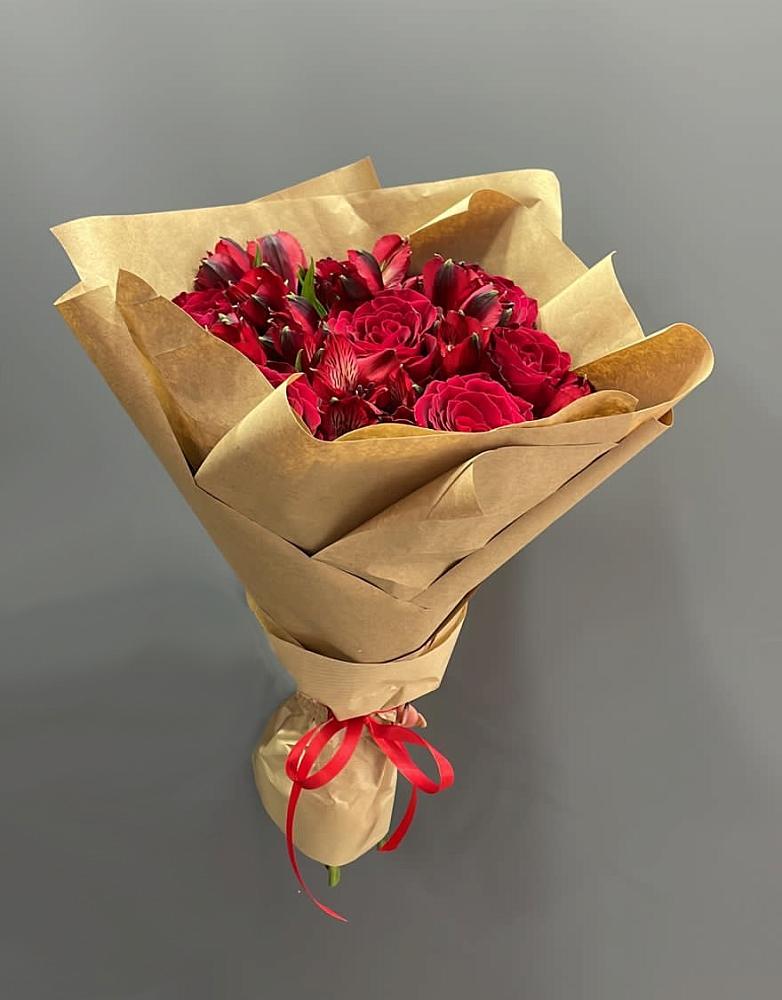 Букет цветов из: Альстромерии и Розы в Тарасовском