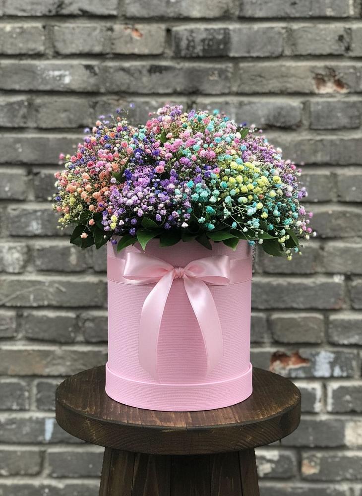 Цветочная композиция из Гипсофила и Розы в шляпной коробке в Тарасовском