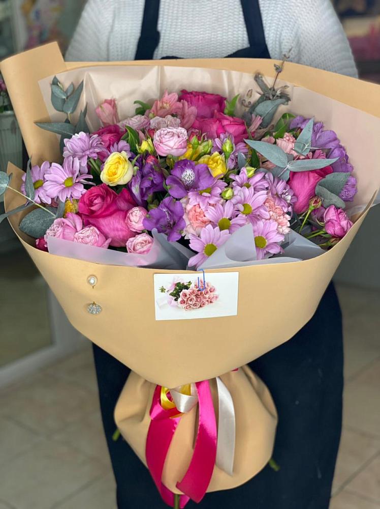 Букет цветов из: Хризантемы, Гвоздики и Альстромерии в Тарасовском