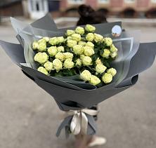 Букет Белые кустовые розы Солинеро в Тарасовском