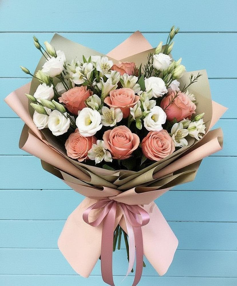 Букет цветов из: Розы, Альстромерии и Лизиантусы в Тарасовском