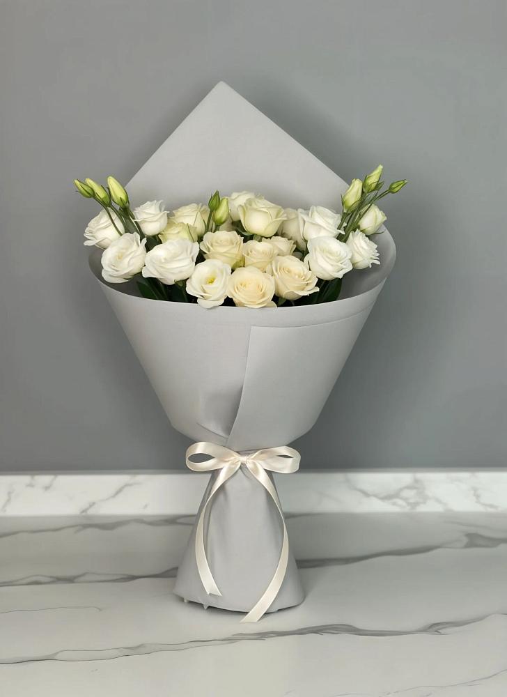 Букет цветов из: Розы и Лизиантусы в Тарасовском