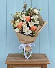 Букет цветов из:  Альстромерии, Лизиантусы, Розы и Хризантемы #REPLACE_PRED# Тарасовском