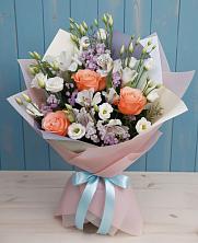 Букет цветов из:  Лизиантусы, Розы, Альстромерии и Гипсофила в Тарасовском