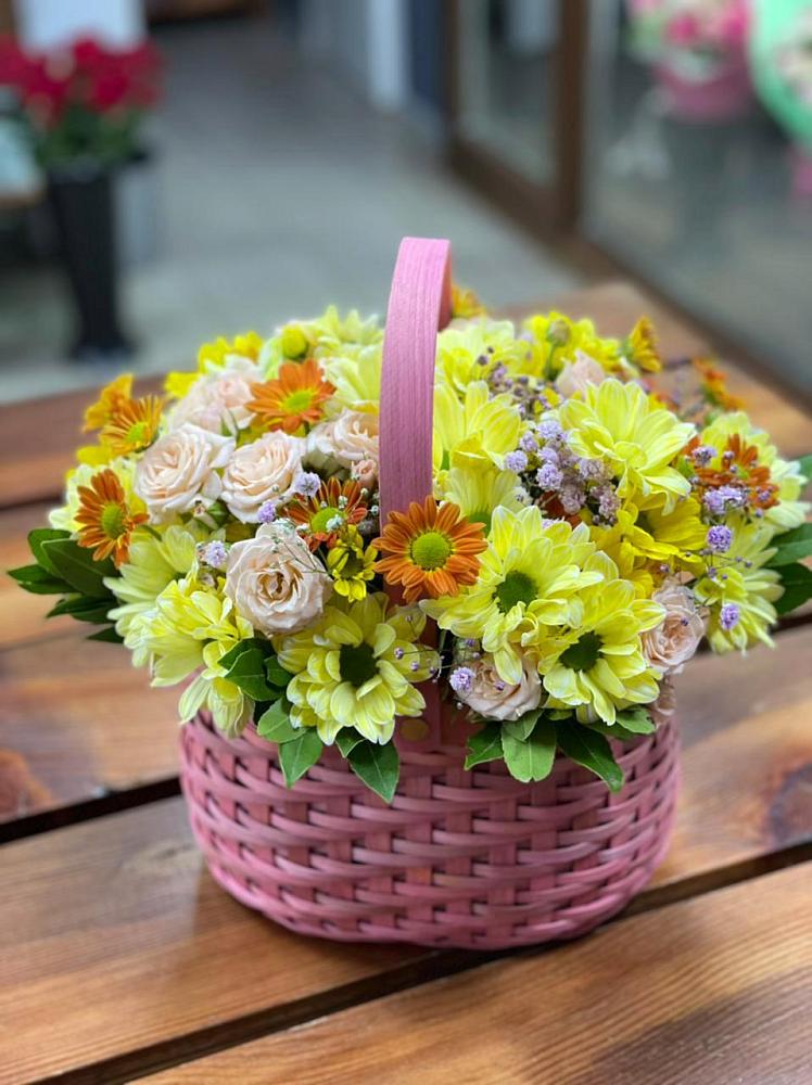 Цветочная композиция из Хризантемы и Розы в корзине в Тарасовском