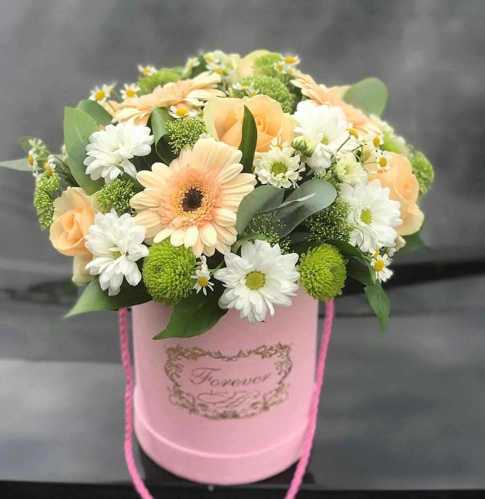 Цветочная композиция из Розы, Герберы и Хризантемы в шляпной коробке в Тарасовском