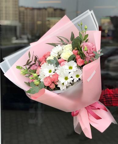 Букет цветов из: Розы, Лизиантусы и Хризантемы в Тарасовском