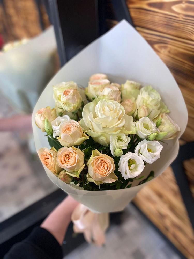 Букет цветов из: Розы и Лизиантусы в Тарасовском